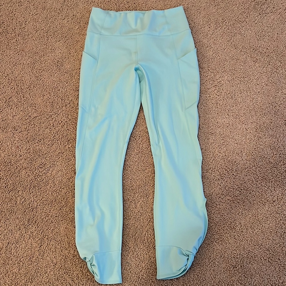 Fabletics baby blue, capri, pure luxe leggings Size Small